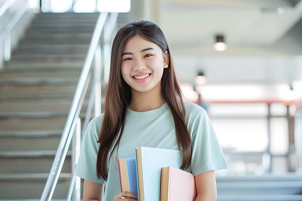 广州的大学术科2B学费大概是多少